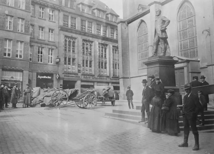 Framed Print : Statue of Frederich Krupp at Essen. 6 January 1923