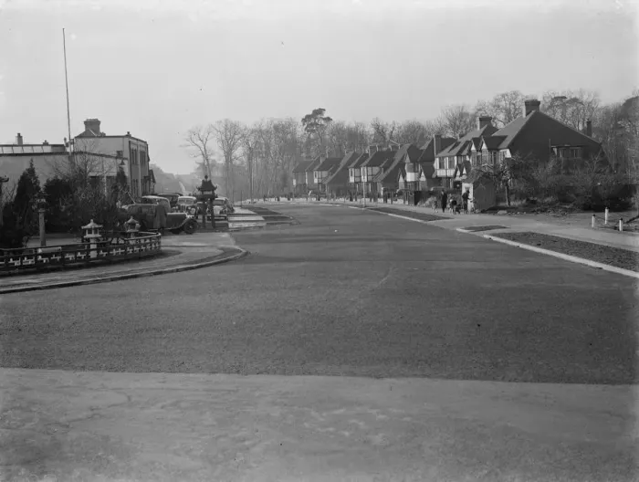 Framed Print : Stone Park Avenue in Beckenham, Kent. 1938 Framed Print : Stone Park Avenue in Beckenham, Kent. 1938