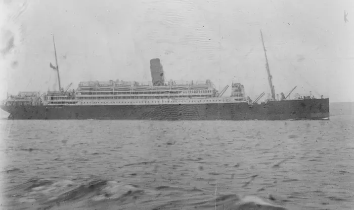 Framed Print : The stranded Liner The Royal Mail Steam Packet Companys liner Almanzora which