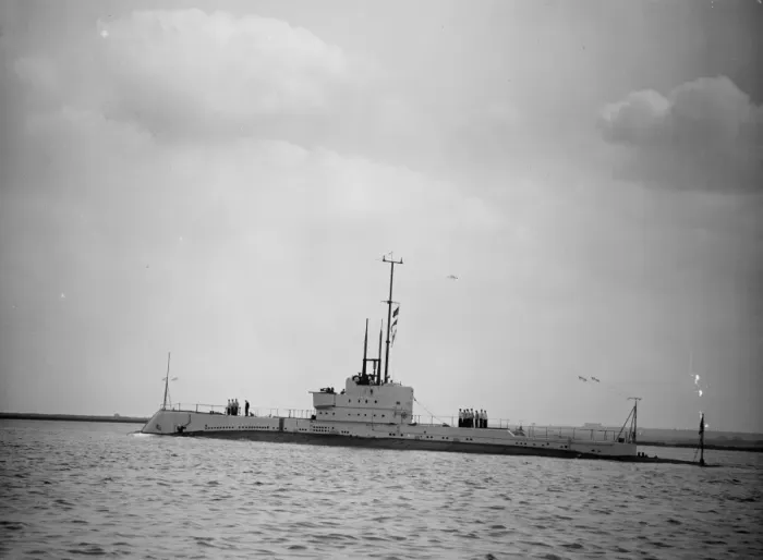 Framed Print : A striking bow view of HM Submarine Odin, soon after leaving Chatham dockyard Framed Print : A striking bow view of HM Submarine Odin, soon after leaving Chatham dockyard