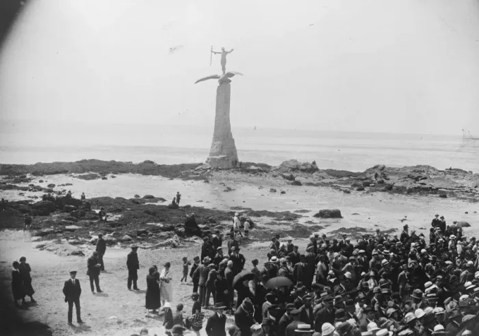 Framed Print : Striking monument to the USA army at St Nazaire, erected at the entrance to harbour Framed Print : Striking monument to the USA army at St Nazaire, erected at the entrance to harbour