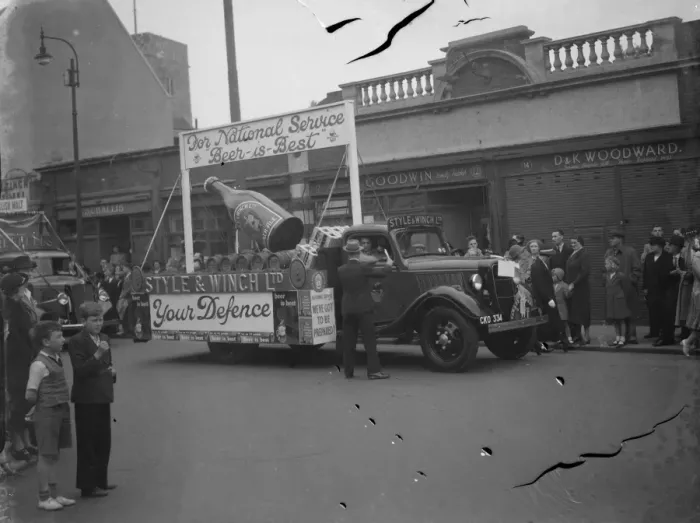 Framed Print : Style and Winch Ltd brewery float in the Dartford Carnival procession