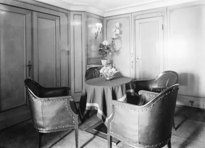 Framed Print : Suite on Berengaria. The dining room. 1 July 1924 Framed Print : Suite on Berengaria. The dining room. 1 July 1924
