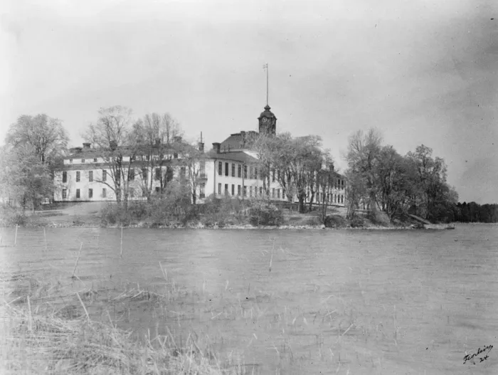 Framed Print : Summer residence of Swedish Crown Prince and Princess. The Royal Palace at Ullrikadal Framed Print : Summer residence of Swedish Crown Prince and Princess. The Royal Palace at Ullrikadal
