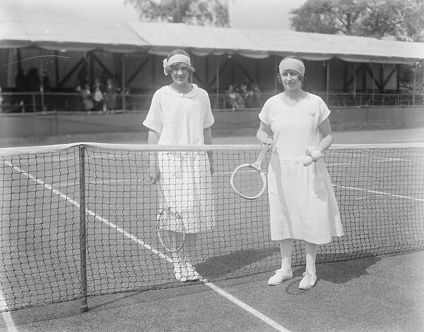 Surrey lawn tennis championships at Surbiton. Miss Fry and Miss McKane before the contest