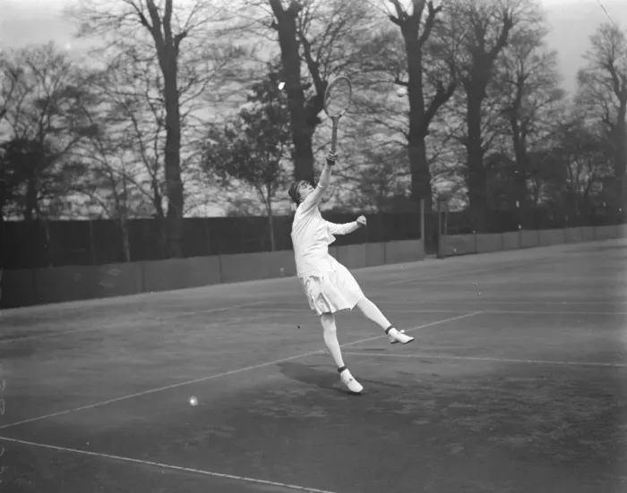 Framed Print : Surrey open lawn tennis championship at Roehampton. Miss Eileen Bennett in play Framed Print : Surrey open lawn tennis championship at Roehampton. Miss Eileen Bennett in play