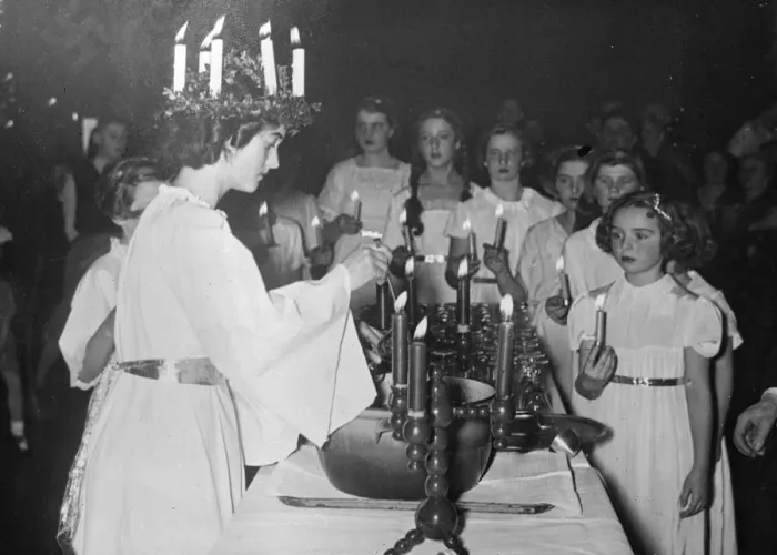 Framed Print : Swedes celebrate St Lucias day. Crown of lighting candles. The Swedish festival