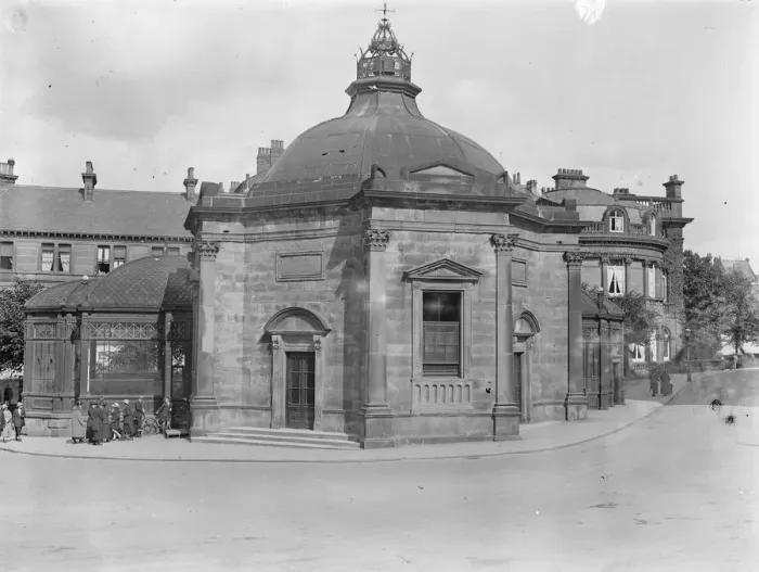 Framed Print : Taking the cure at Harrogate, Yorkshire. The Pump Room and Bath House 19 August 1922 Framed Print : Taking the cure at Harrogate, Yorkshire. The Pump Room and Bath House 19 August 1922