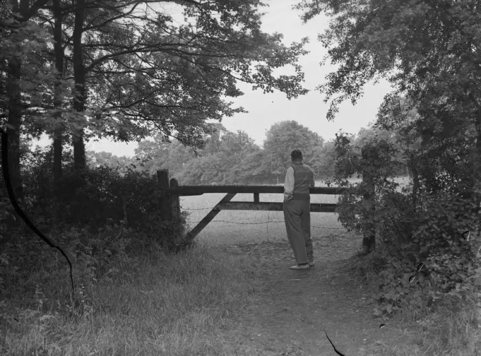 Framed Print : Taking in the view from a field on Farthing Street in Farnborough, Kent, which Framed Print : Taking in the view from a field on Farthing Street in Farnborough, Kent, which