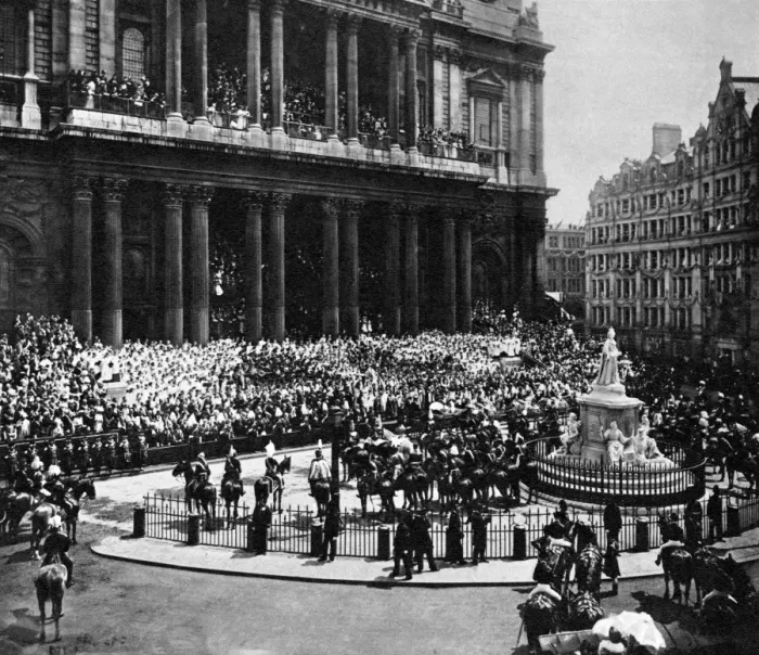 Framed Print : The Te Deum outside St. Pauls Cathedral on 22 June 1897. At the foot of the steps Framed Print : The Te Deum outside St. Pauls Cathedral on 22 June 1897. At the foot of the steps