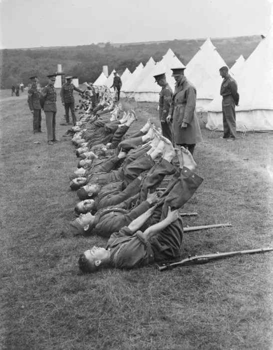 Framed Print : Territorial Army recruits at camp in Lympne, Kent. Foot inspection. 1939