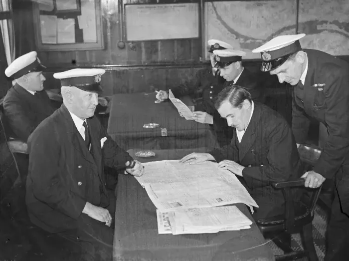 Framed Print : Thames pilots at Gravesend, Kent, who help ships navigate through the congested Framed Print : Thames pilots at Gravesend, Kent, who help ships navigate through the congested