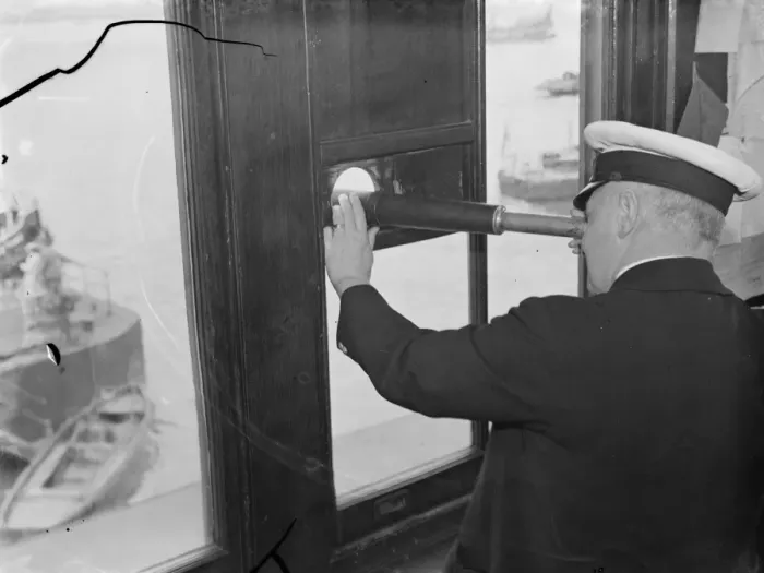 Framed Print : Thames pilots at Gravesend, Kent, who help ships navigate through the congested Framed Print : Thames pilots at Gravesend, Kent, who help ships navigate through the congested