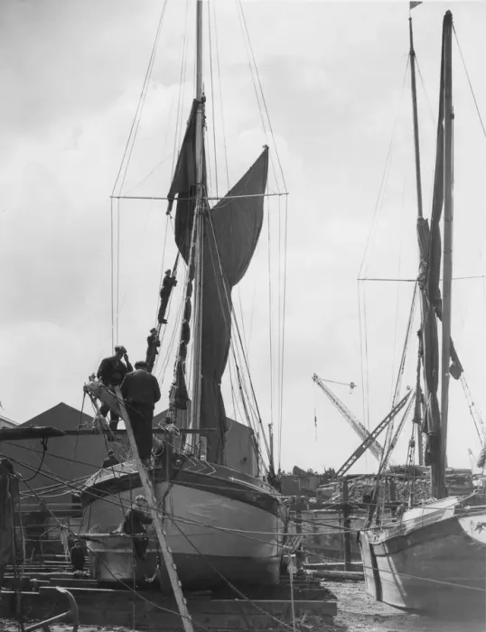 Framed Print : Thames sailing barges Greenhithe - 1938 ?TopFoto