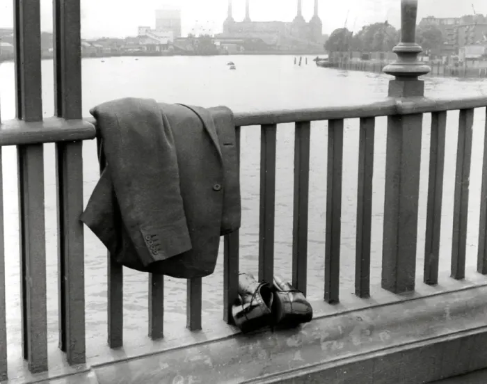 Framed Print : The tidy end of Mr X... A jacket and shoes - on Vauxhall Bridge Framed Print : The tidy end of Mr X... A jacket and shoes - on Vauxhall Bridge