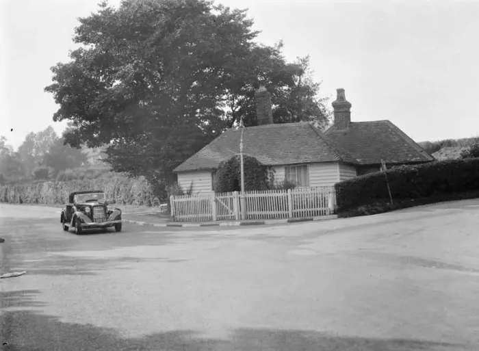 Framed Print : Toll gate, Ticehurst. 1937 Framed Print : Toll gate, Ticehurst. 1937