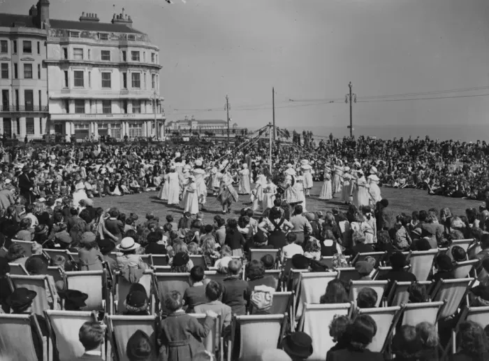 Framed Print : Traditional Maypole dancing on the lawn at Warrior Square, Hastings, Sussex, was Framed Print : Traditional Maypole dancing on the lawn at Warrior Square, Hastings, Sussex, was