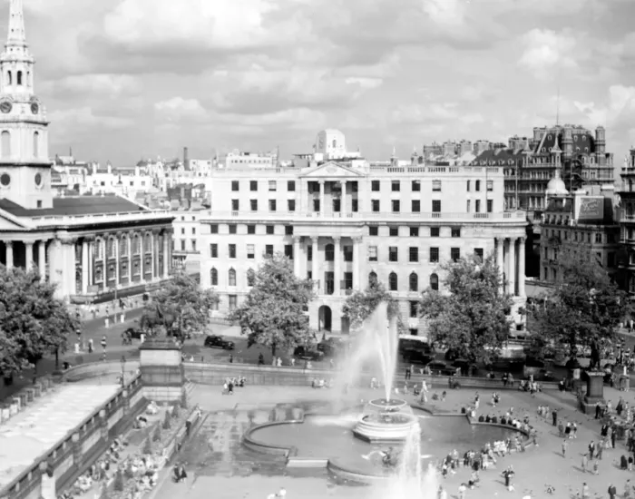 Framed Print : Trafalgar Square with St Martin - in - the - Fields Church to left, London, UK Framed Print : Trafalgar Square with St Martin - in - the - Fields Church to left, London, UK