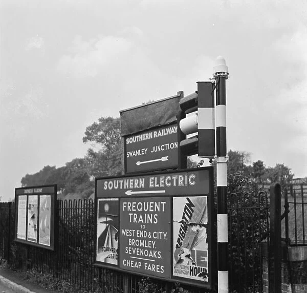A traffic light in Swanley. 1936