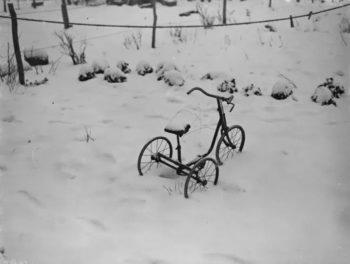 Framed Print : A tricycle in the snow, at the site of a fire tragedy in Bromely, Kent Framed Print : A tricycle in the snow, at the site of a fire tragedy in Bromely, Kent