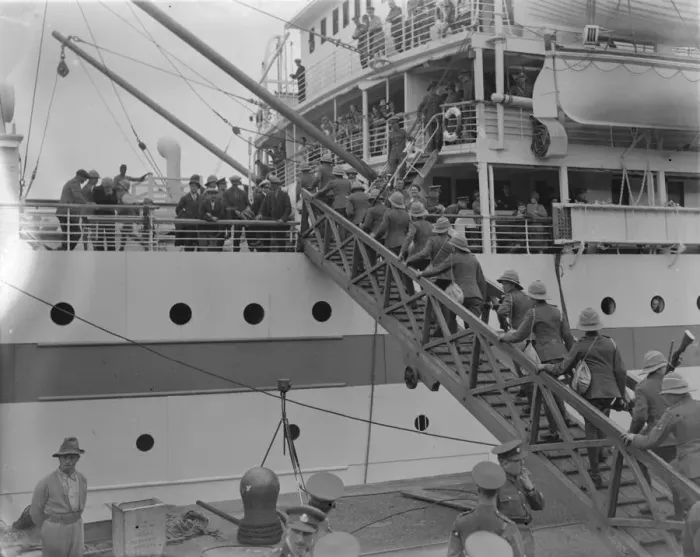 Framed Print : The troopship Nevasa at Southampton on the departures of 17th  /  21st Lancers