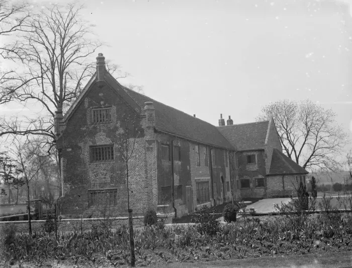Framed Print : The Tudor Barn in Well Hall, Eltham. 1936 Framed Print : The Tudor Barn in Well Hall, Eltham. 1936