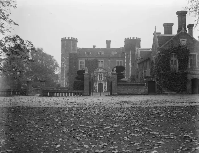 Framed Print : Tudor mansion for Sir Stephen Lennards Canadian bride. Wickham Court, Kent Framed Print : Tudor mansion for Sir Stephen Lennards Canadian bride. Wickham Court, Kent