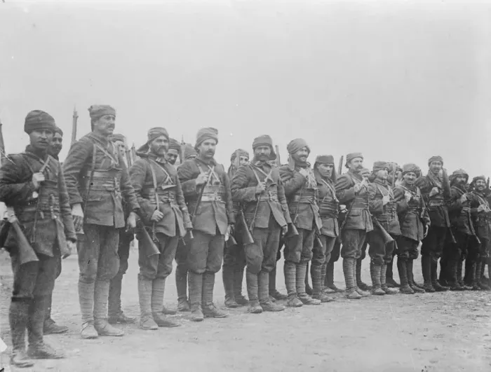 Framed Print : Turkish infantry in Gallipoli in Turkey 19 September 1922 Framed Print : Turkish infantry in Gallipoli in Turkey 19 September 1922