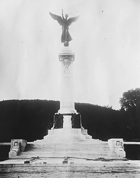 To be unveiled by King George V by cable A Monument to Sir Etienne Cartier a famous