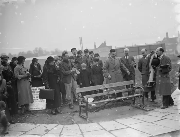 Framed Print : The unveiling of a bench by the Metropolitan Garden Association at Petts Wood, Kent