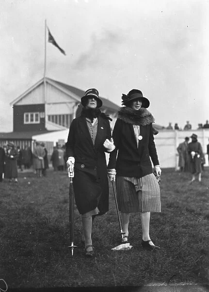 At the Uttoxeter races - Mrs Pryor ( left ) and Mrs Ingleby 19 October 1926