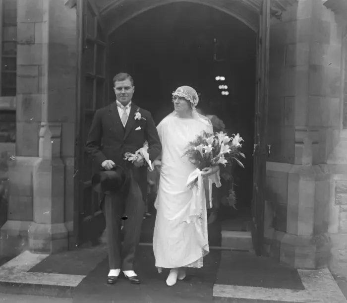 Framed Print : VC of the honourable artillery company weds. Lieut Haine, VC, of the Honourable Framed Print : VC of the honourable artillery company weds. Lieut Haine, VC, of the Honourable
