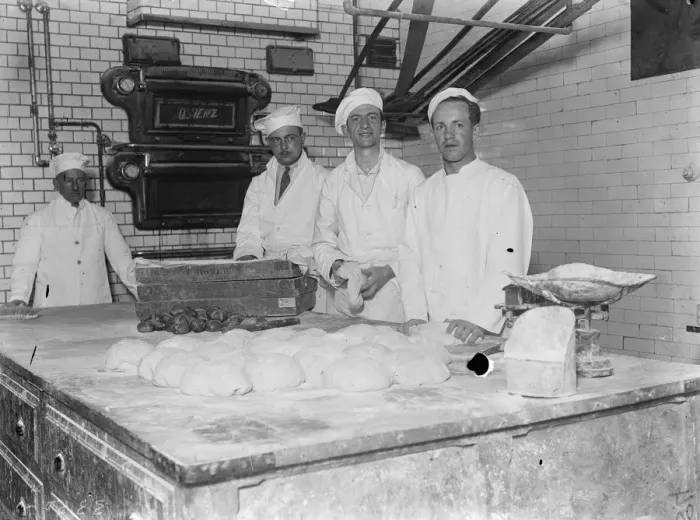 Framed Print : Viennese bakers begin work in London. 5, 000 rolls a day for exhibition Framed Print : Viennese bakers begin work in London. 5, 000 rolls a day for exhibition
