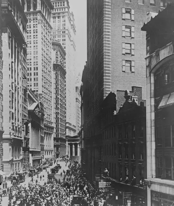 Framed Print : A view of Broad Street, New York 18 September 1920 Framed Print : A view of Broad Street, New York 18 September 1920