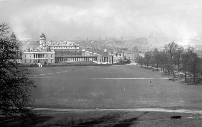 Framed Print : A view over Greenwich Park, London, looking towards the buildings of the Royal Framed Print : A view over Greenwich Park, London, looking towards the buildings of the Royal