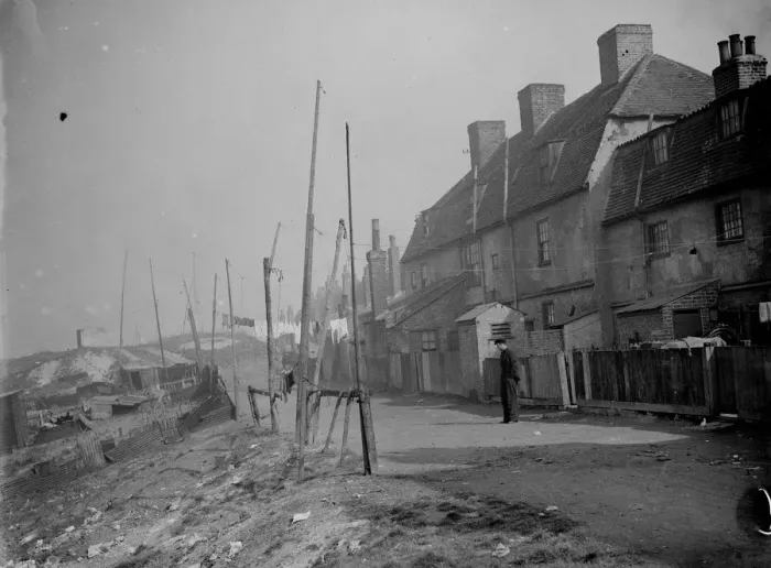 Framed Print : The back view of old cottages at Northfleet, Kent. 1938 Framed Print : The back view of old cottages at Northfleet, Kent. 1938