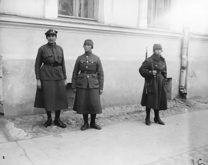 Framed Print : Vilna, Lithuania. Women soldiers on duty at Vilna. 24 October 1921 Framed Print : Vilna, Lithuania. Women soldiers on duty at Vilna. 24 October 1921