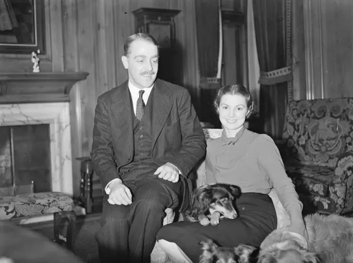 Framed Print : Viscount Cowdray with his fiance, Lady Anne Bridgeman, pictured with their pet dogs Framed Print : Viscount Cowdray with his fiance, Lady Anne Bridgeman, pictured with their pet dogs