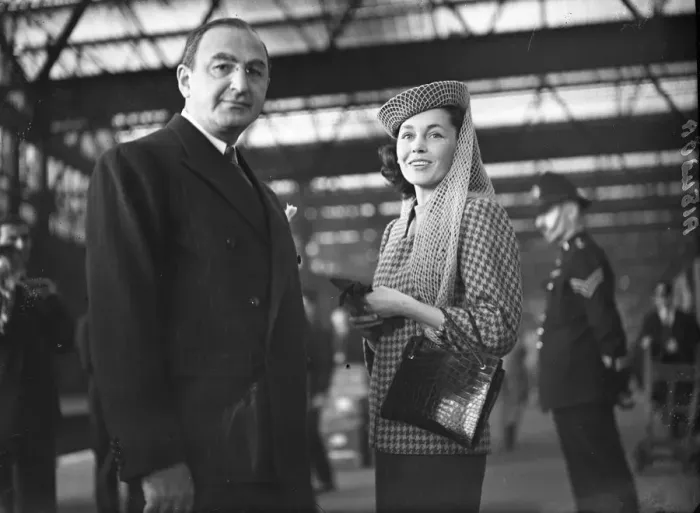 Framed Print : At Waterloo Station, American actress Maureen O Sullivan and Ben Goetz. 8 August Framed Print : At Waterloo Station, American actress Maureen O Sullivan and Ben Goetz. 8 August
