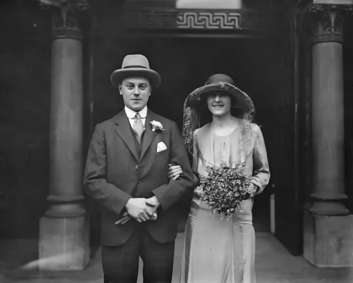 Framed Print : Wedding Mr R G Abrahams and Miss A Fox leaving the West London Synagogue. 12 January Framed Print : Wedding Mr R G Abrahams and Miss A Fox leaving the West London Synagogue. 12 January