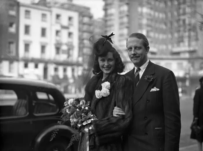 Framed Print : The wedding of Mr Roland Gillett, film executive, and Tamara Desni, film star