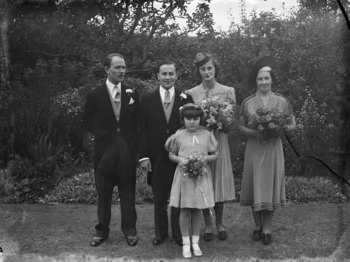 Framed Print : The wedding of Mr Roy Pearl and Miss Patricia Kirby in Sidcup, Kent. The Bridal group