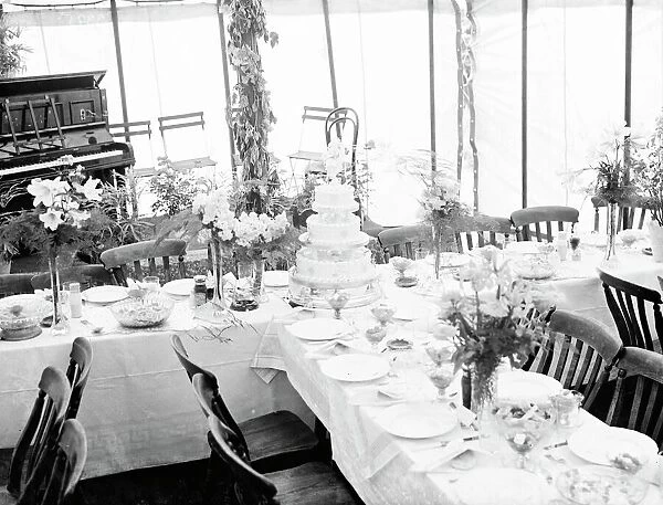 The wedding of of the Griffins in Swanley. The wedding cake. 1936