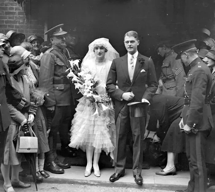 Framed Print : Wedding of Sir Robert Black and Miss Ivy Wilson at Holy Trinity, Brompton, London