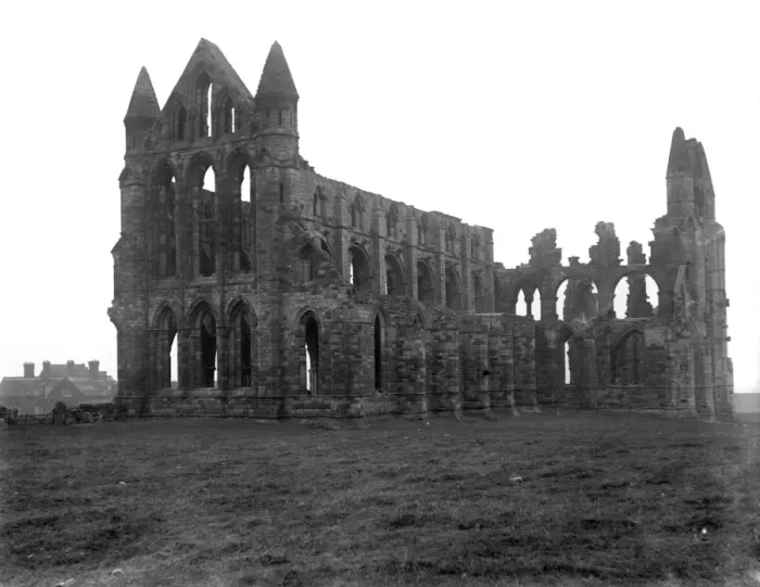 Framed Print : Whitby Abbey ruins, north Yorkshire. 25 October 1920 Framed Print : Whitby Abbey ruins, north Yorkshire. 25 October 1920