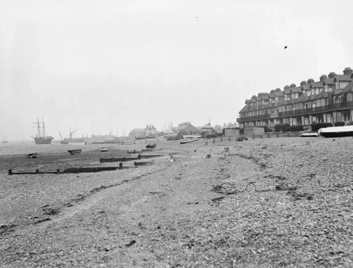 Framed Print : Whitstable, West Beach 1925
