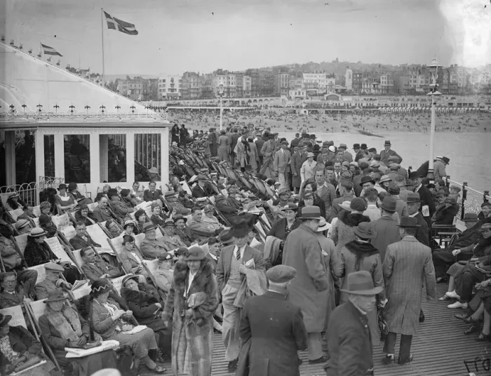 Framed Print : Whitsun on Palace Pier. Dr Brighton has a busy time !. Large numbers of Whitsun Framed Print : Whitsun on Palace Pier. Dr Brighton has a busy time !. Large numbers of Whitsun