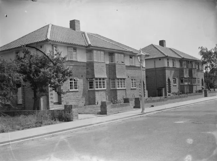 Framed Print : Willet Gardens in Petts Wood, Kent. 1939 Framed Print : Willet Gardens in Petts Wood, Kent. 1939