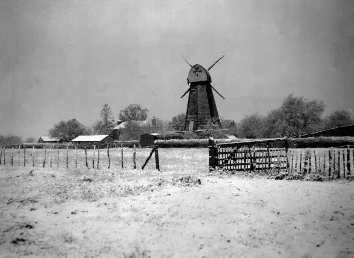 Framed Print : Windmill in white after early snow. Surrounded by a carpet of crisp powdery snow Framed Print : Windmill in white after early snow. Surrounded by a carpet of crisp powdery snow