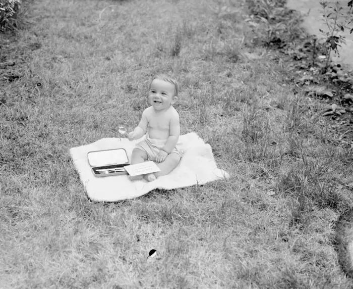 Framed Print : Windsors champion baby wings Queens prize. From a record entry of more than 200